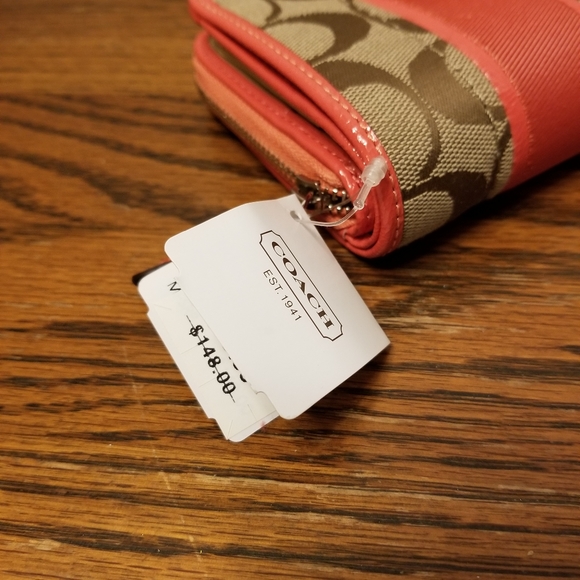 NWT COACH wallet - Picture 2 of 6